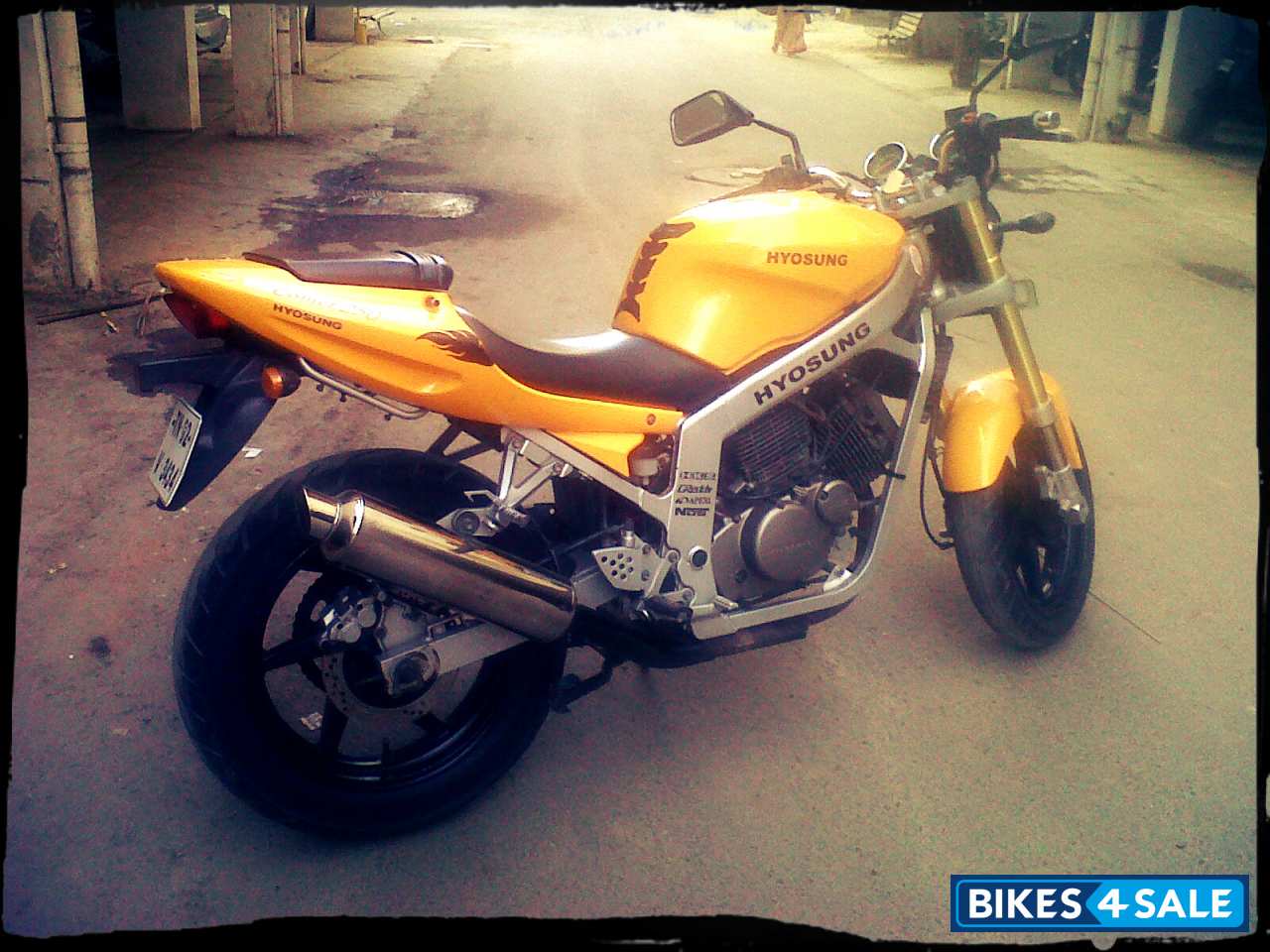 Yellow TVS Apache RTR 160