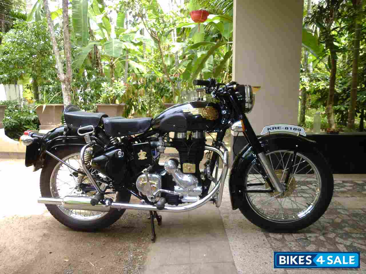 Black Royal Enfield Bullet Standard 350