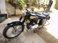 Black Royal Enfield Bullet Standard 350