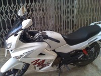 White Hero Karizma ZMR