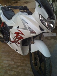 White Hero Karizma ZMR