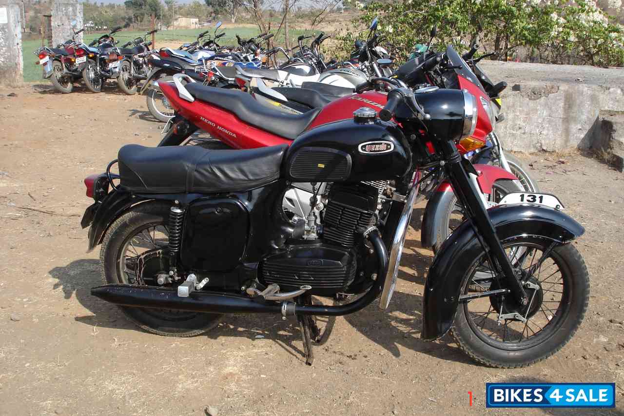 black Ideal Jawa Yezdi Classic