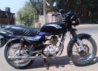 Black Bajaj Caliber Chroma