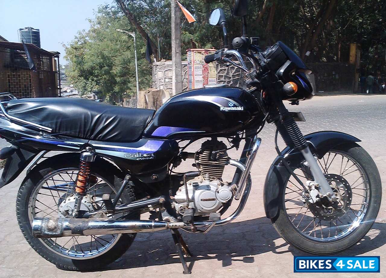 Black Bajaj Caliber Chroma