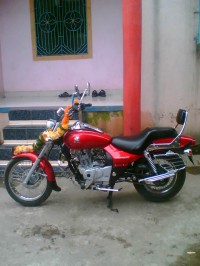 Bajaj Avenger 180 DTS-i