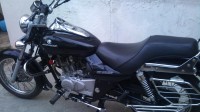 Black Bajaj Avenger 220 DTS-i