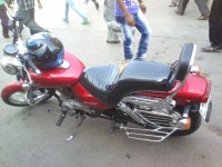 Red Bajaj Avenger 220 DTS-i