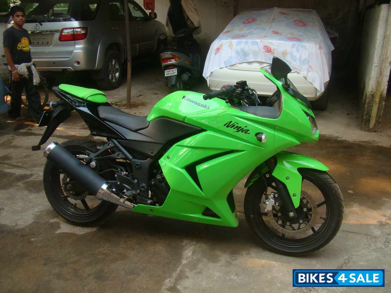 Green Kawasaki Ninja 250R