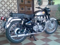 Black Royal Enfield Bullet Standard 350 DELUXE