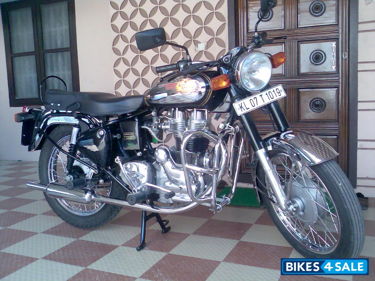 Black Royal Enfield Bullet Standard 350 DELUXE