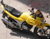 Yellow Hero Karizma