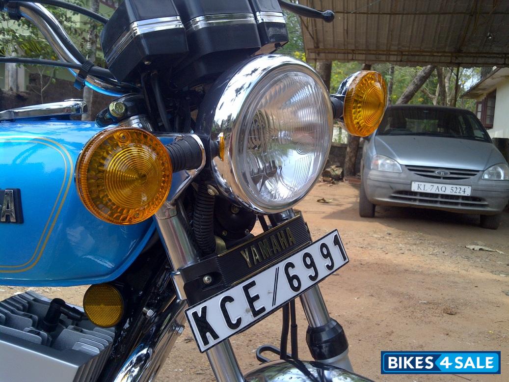 Metallic Blue Yamaha RX 100 Metallic Blue Yamaha RX 100