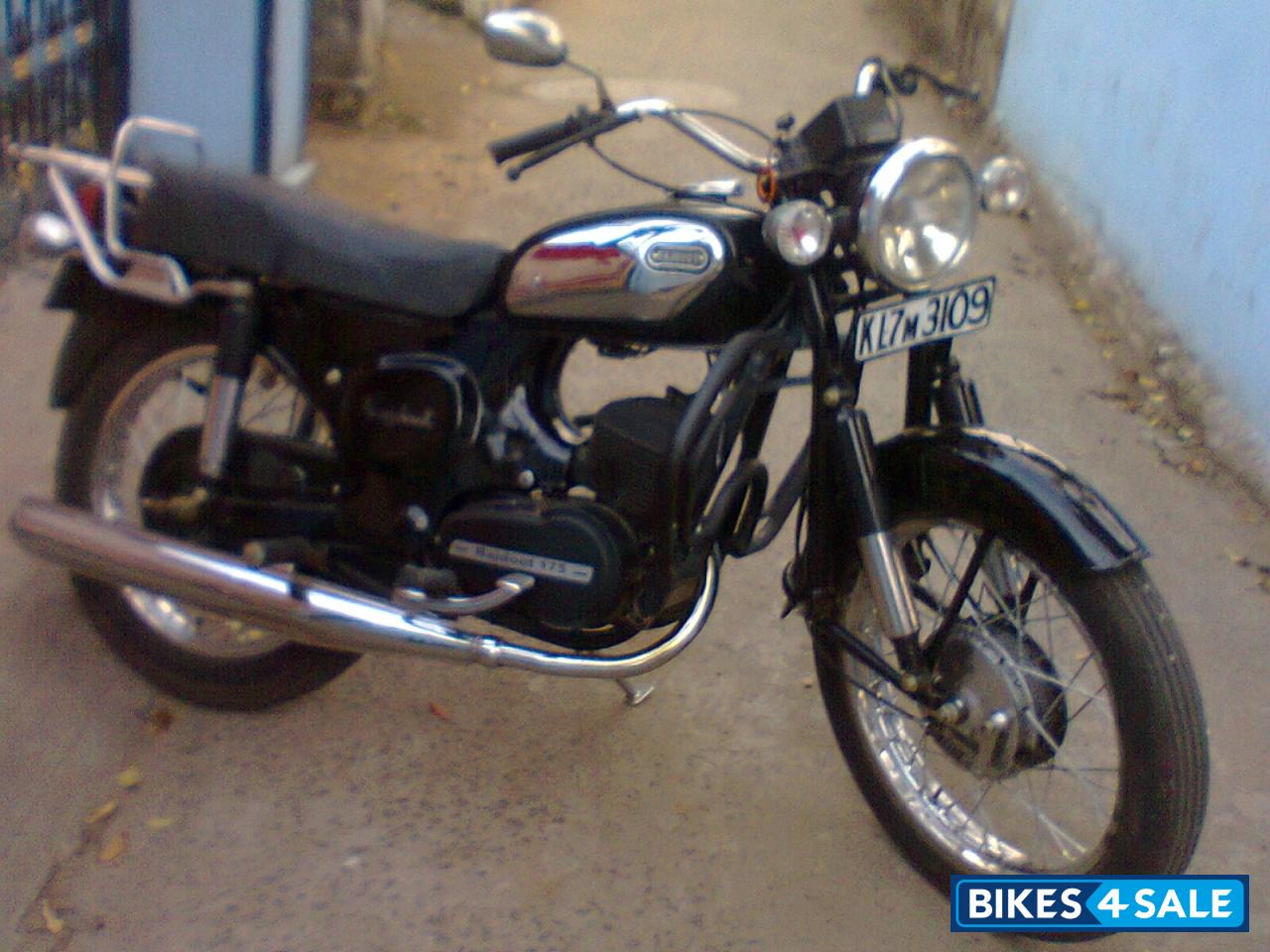 Black Yamaha Rajdoot