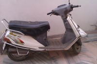 White TVS Scooty ES