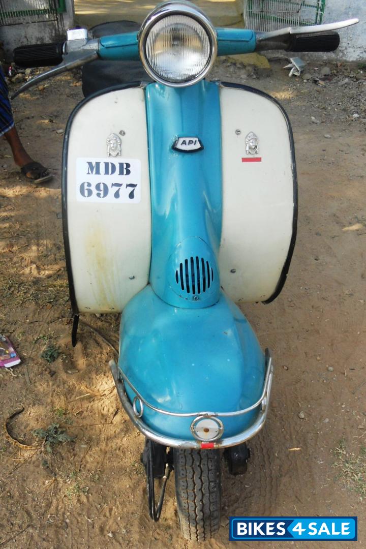 White/light Blue Dual Tone Vintage Scooter Lambretta Innocenti White/light Blue Dual Tone Vintage Scooter Lambretta Innocenti