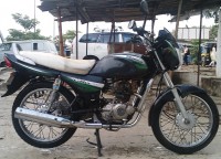 Black Bajaj Caliber 115