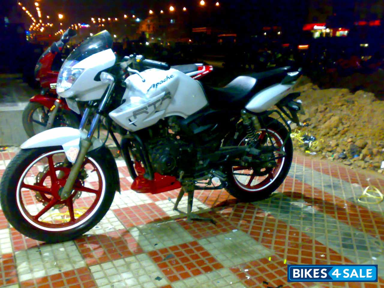 apache 180 cc white colour