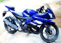 Blue Yamaha YZF R15 V2