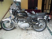 Magic Black Royal Enfield Bullet Standard 500