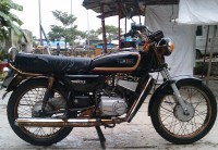 Black Yamaha RX 135