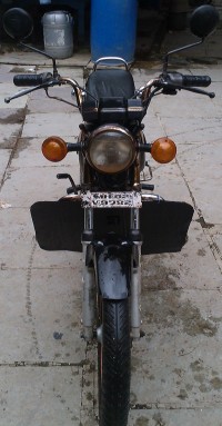 Black Yamaha RX 135