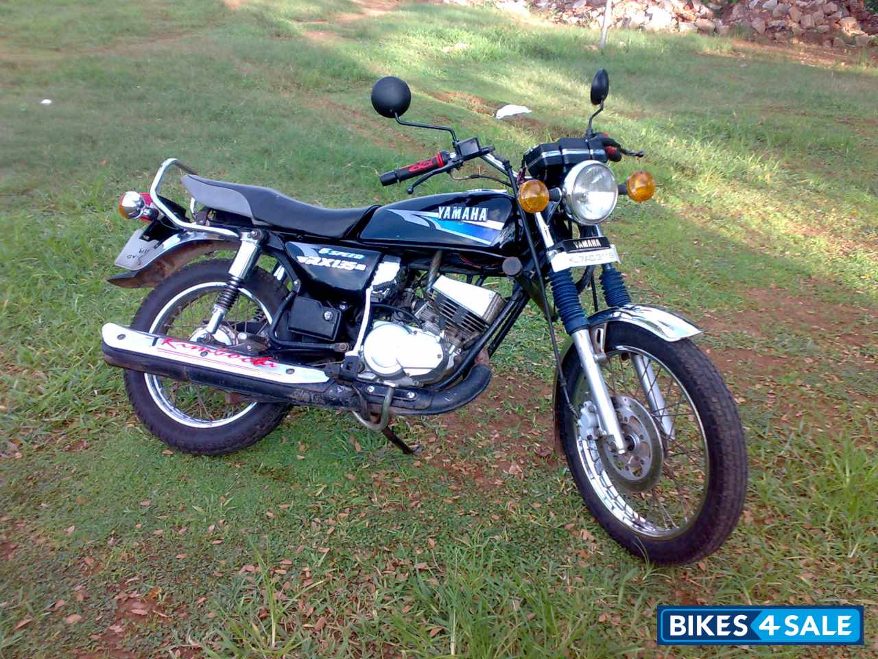 Black Yamaha RX 135