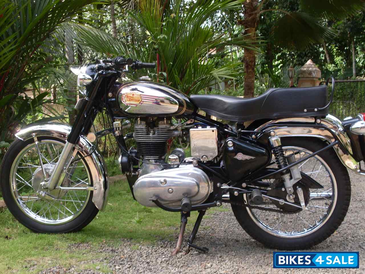 Black Royal Enfield Bullet Standard 350 Black Royal Enfield Bullet Standard 350