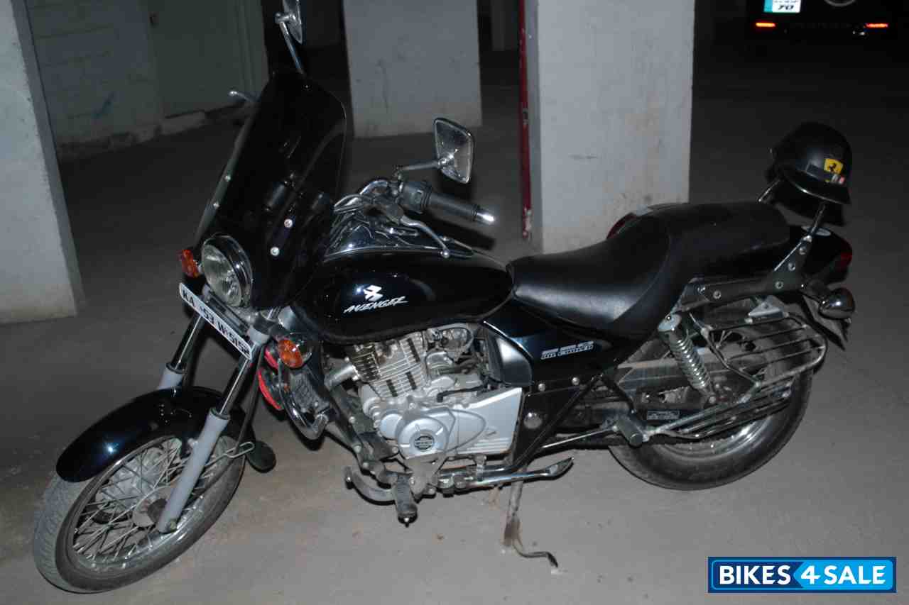 Bajaj Avenger 220 DTS-i