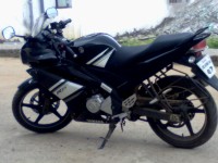 Black Yamaha YZF R15