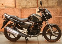 Black Suzuki GS 150R