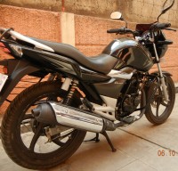 Black Suzuki GS 150R