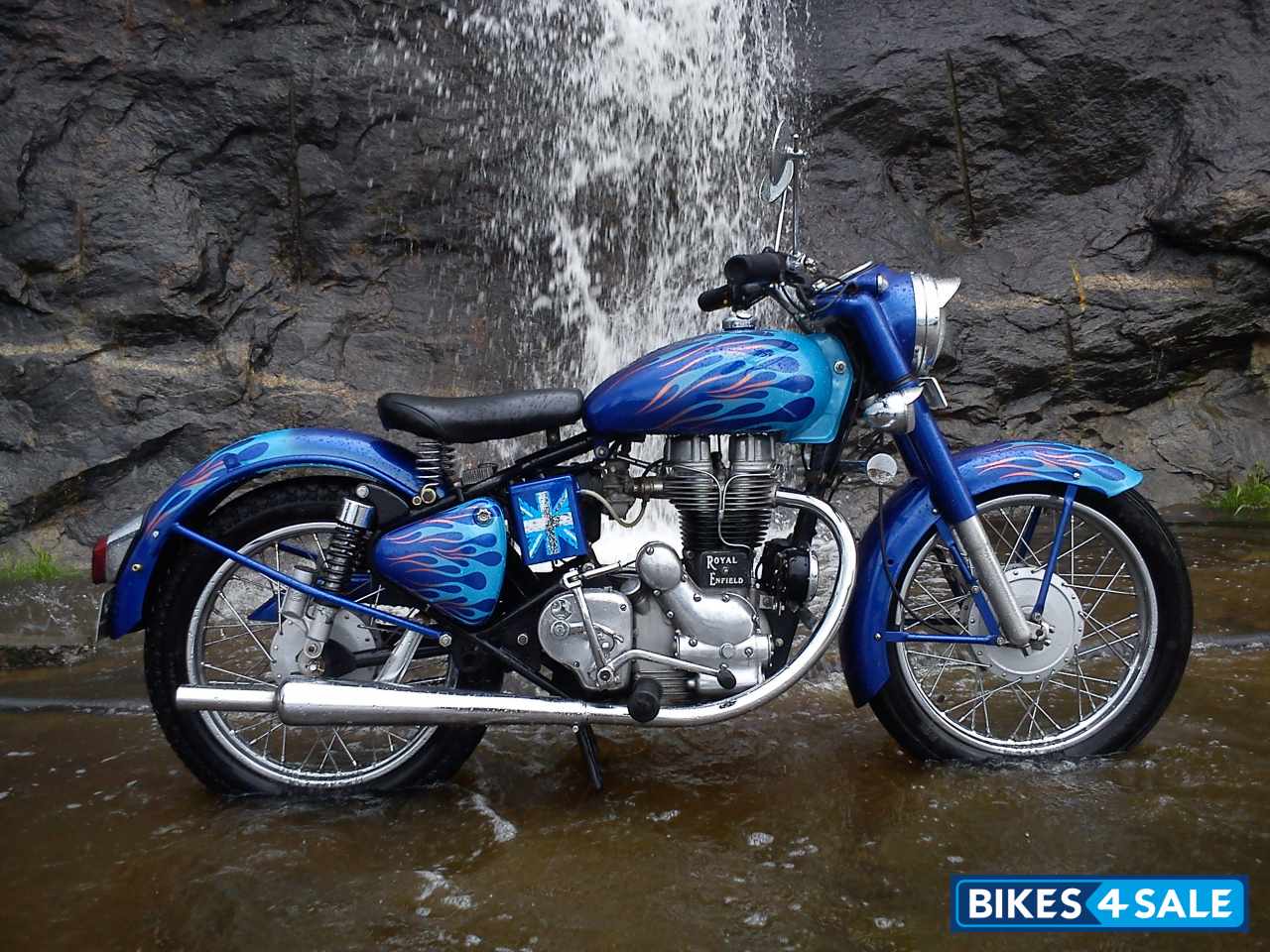 Blue Royal Enfield Bullet Standard 350