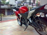 Red Honda CBR 250R