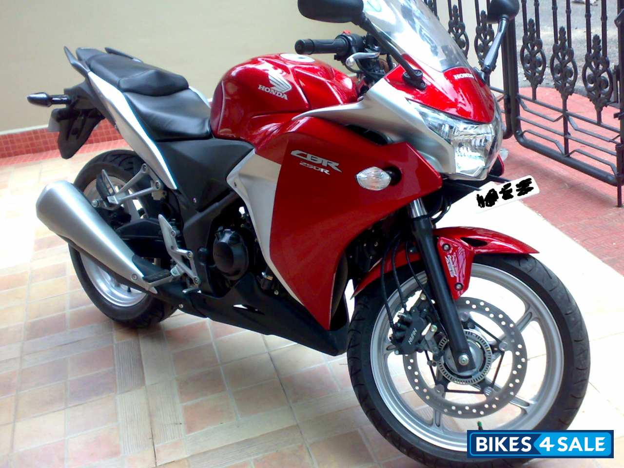 Red Honda CBR 250R