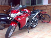 Red Honda CBR 250R