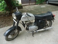 Ideal Jawa Yezdi Classic