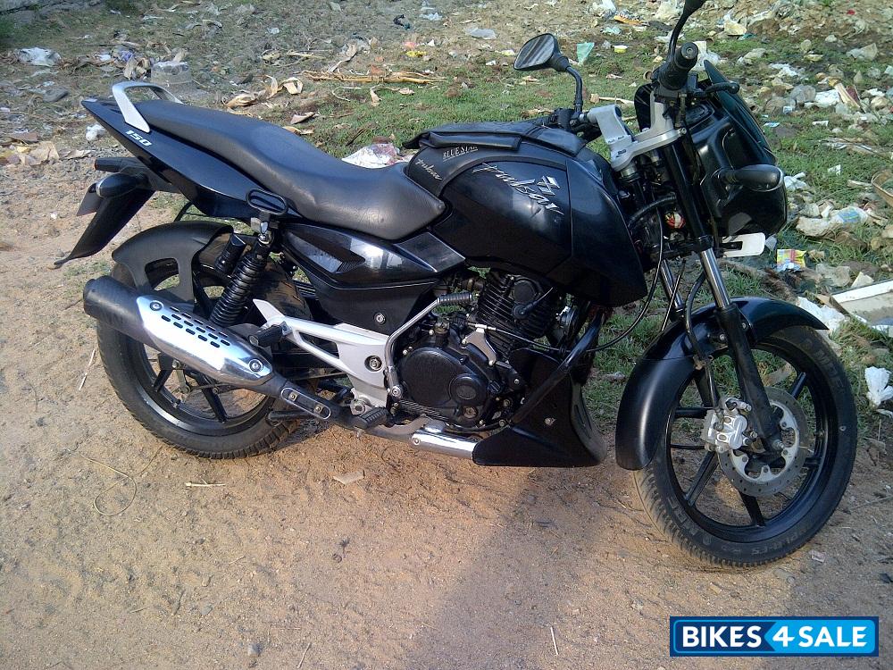 Black Bajaj Pulsar 150 DTSi