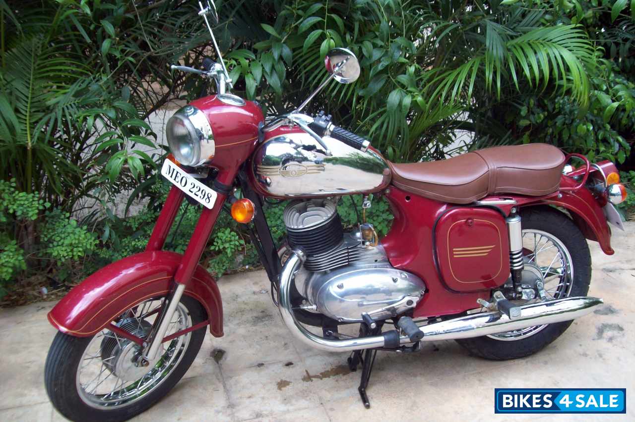 Dark Red Ideal Jawa Yezdi