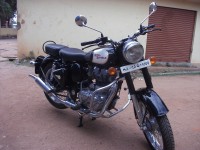 Black Royal Enfield Classic 350