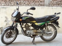 Black Bajaj Caliber Chroma