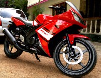 Red Yamaha YZF R15