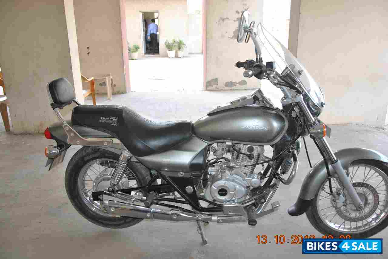 Bajaj Avenger 220 DTS-i