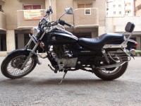 Bajaj Avenger 180 DTS-i