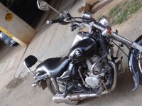 Bajaj Avenger 180 DTS-i