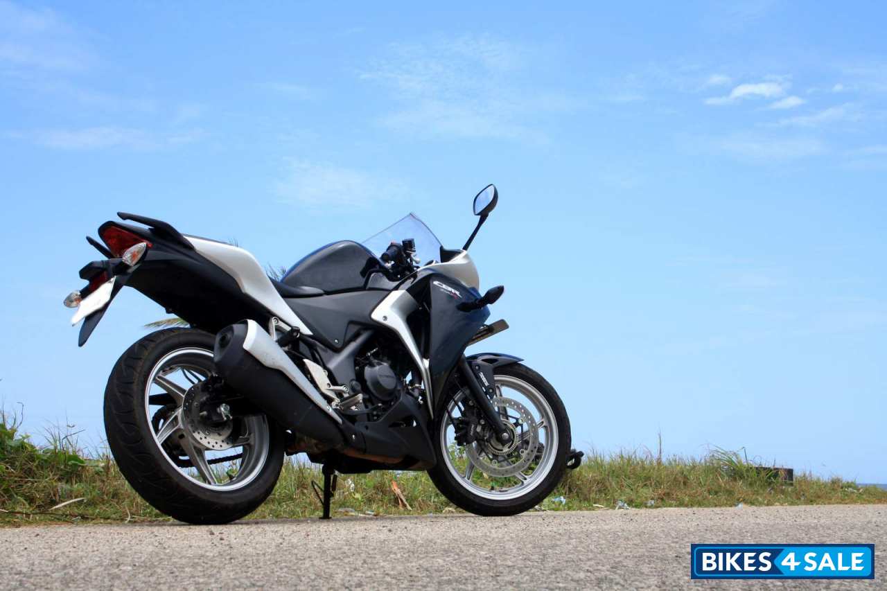 Black Silver Honda CBR 250R