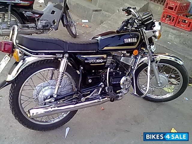 Black Yamaha RX 100