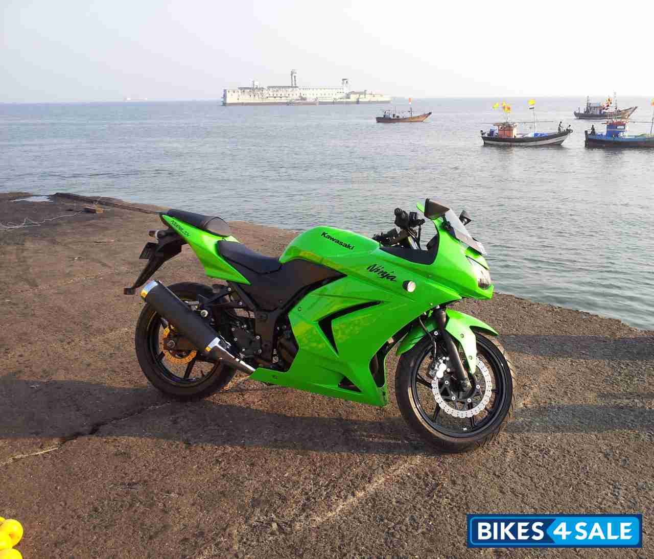 Used 2012 model Kawasaki Ninja 250R for sale in Mumbai. ID 92741