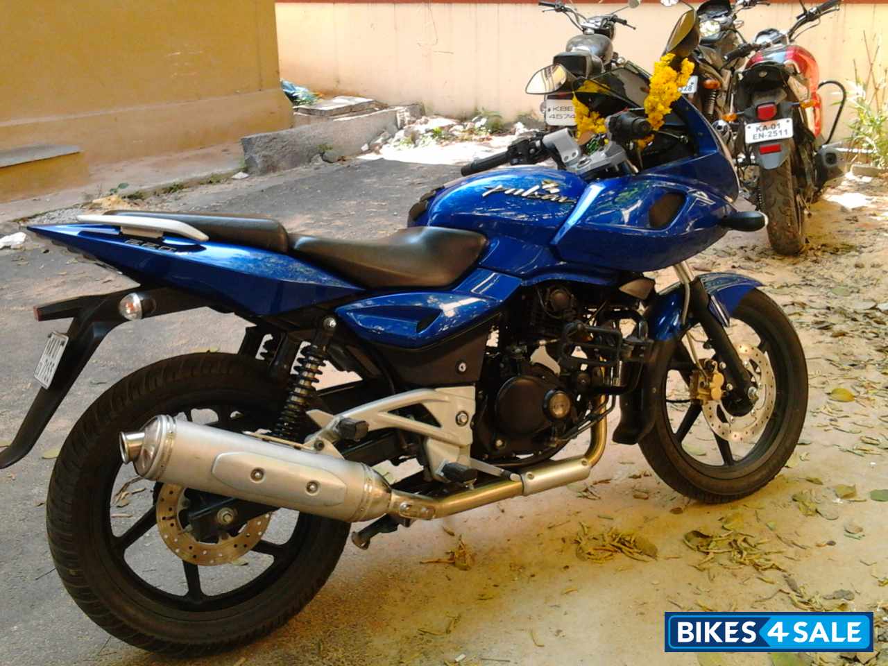 Bajaj Pulsar 220 DTSi