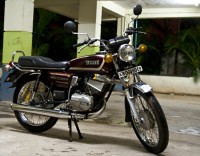 Maroon Yamaha RX 135