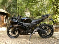 Black Yamaha YZF R15 V2